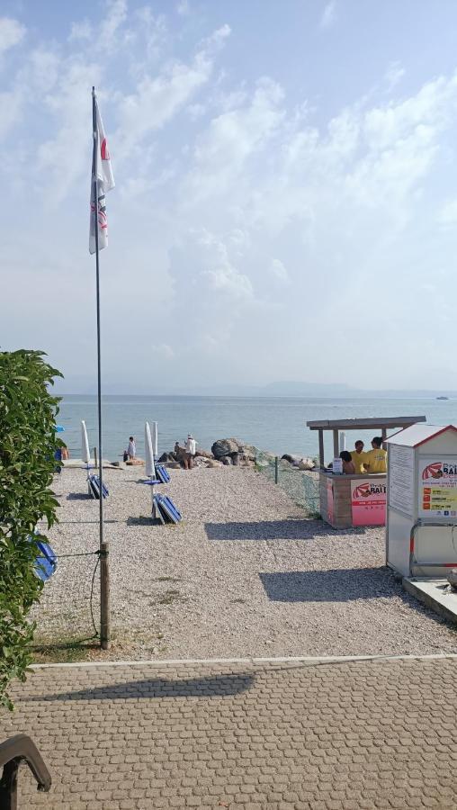 Residence Pool Peschiera Del Garda Buitenkant foto